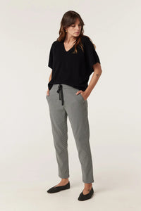 Zoe Jogger / Mono Chevron